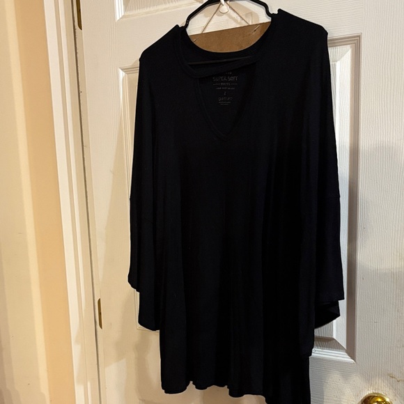 torrid Tops - Torrid Black V-Neck Tunic